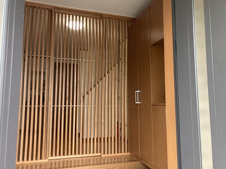 猫脱走防止　玄関　引戸